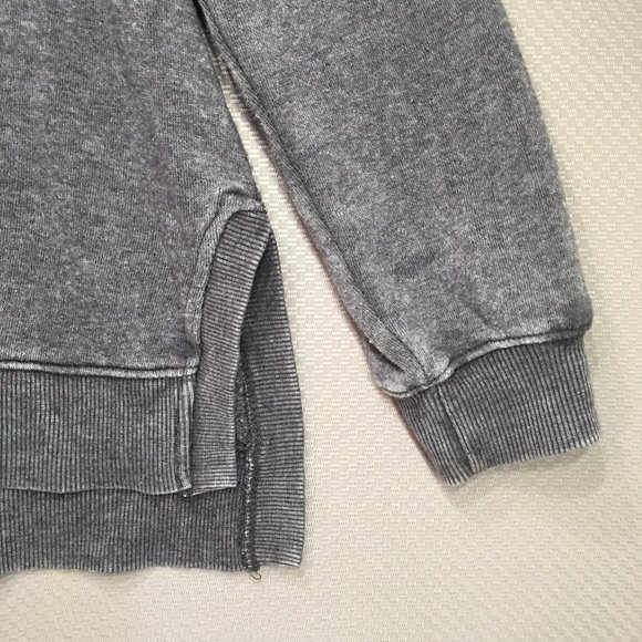 Wallflower Women's Distressed Coloring Sweater Gray Size XL - Picture 4 of 10